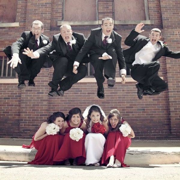 Descontraída e em movimento, essa foto é ideal para casais divertidos e originais (Foto: Reprodução)